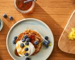 Fluffy pancakes à l'avoine, au Skyr Extra Creamy et myrtilles